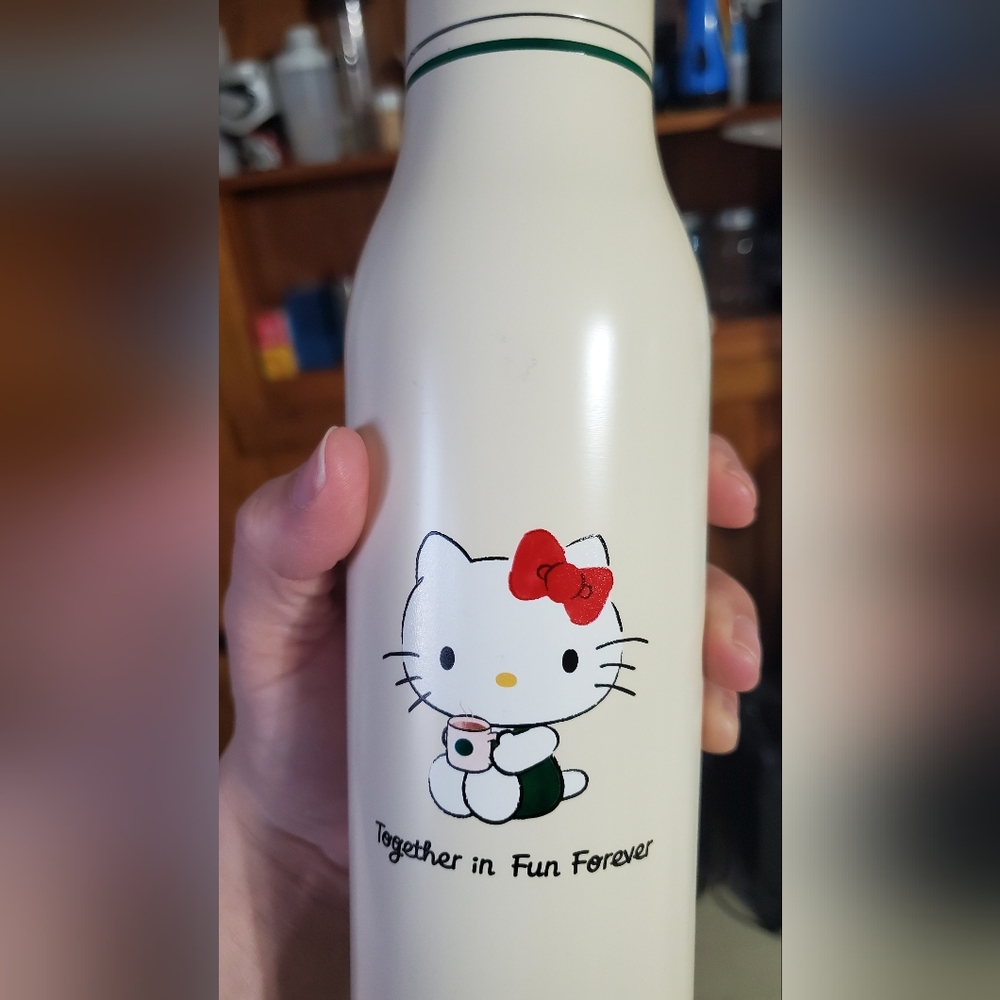 Hello Kitty X Starbucks Collab Cream Water Bottle, 20 Ounce, NWOT - Picture 8 of 8